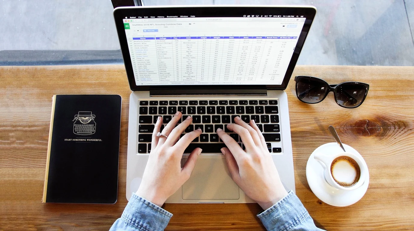 B2B SaaS CSV Bulk Data Import Wizard and Column Mapping Interface Architecture