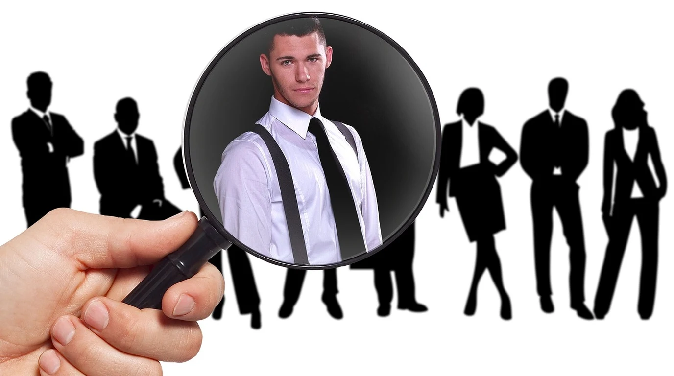 Senior Product Design Candidate Interview Evaluation Rubric and Hiring Committee Review